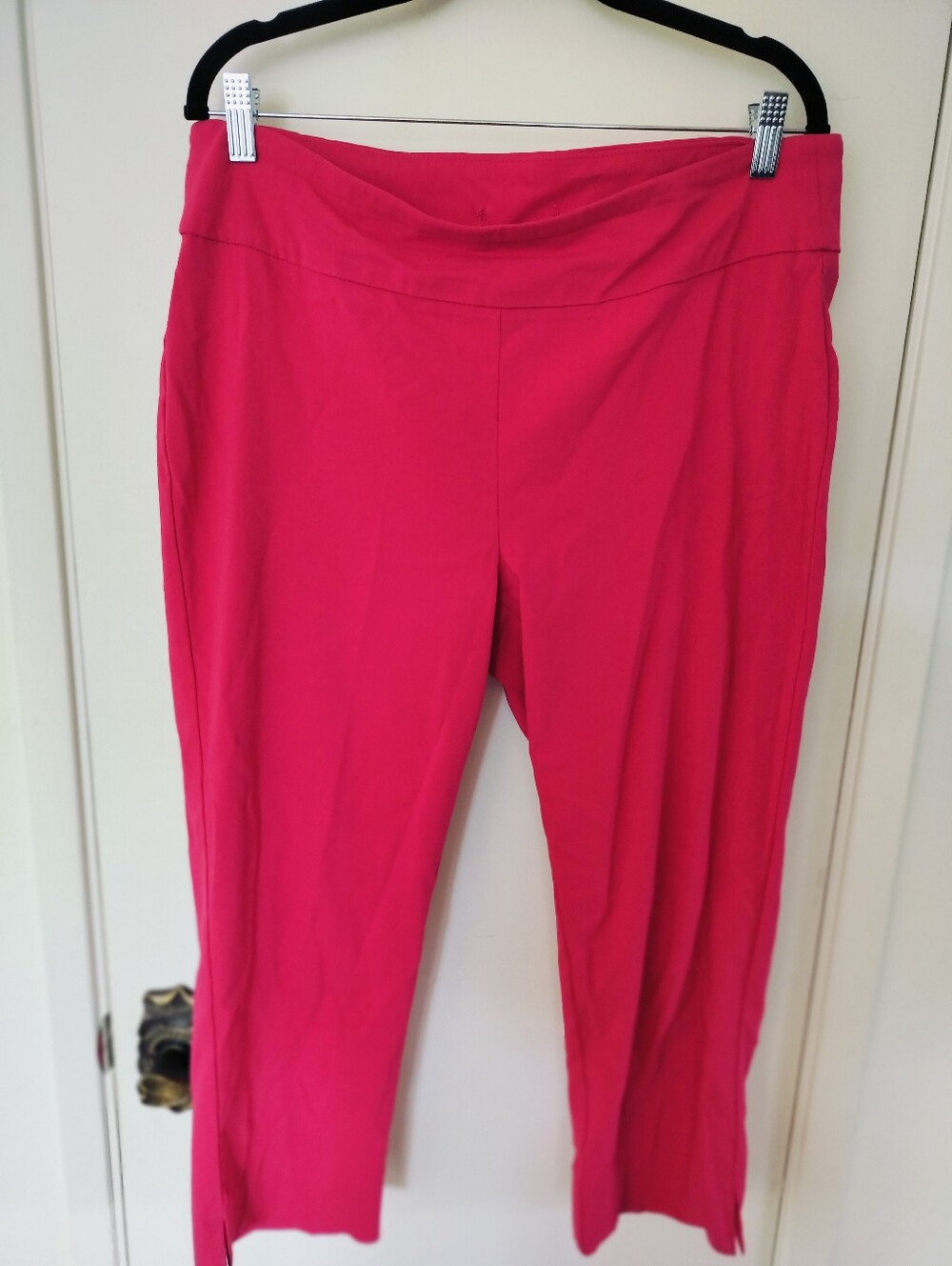 Dressbarn Roz & Ali Pull On Crop Pants Size 14 Pink Fuchsia Ankle Stretch Slit